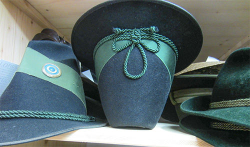 Drei Hüte